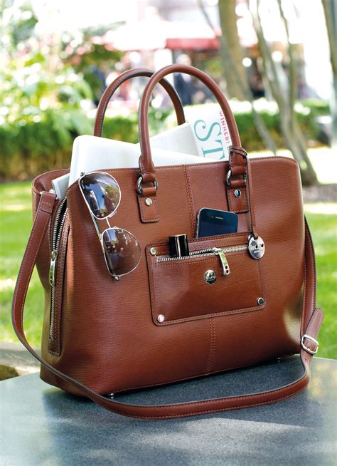 eluxury.com